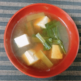 【カルシウム】小松菜と木綿豆腐の味噌汁